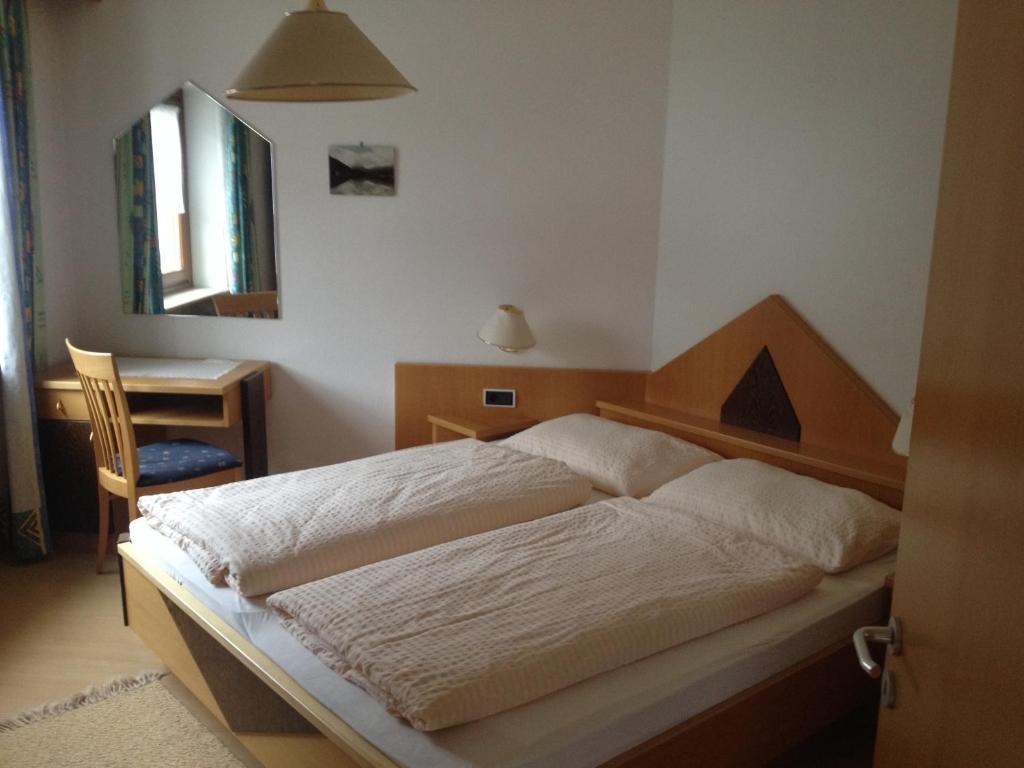 Bed and Breakfast Garni Renzler Rasun di Sopra Habitación foto